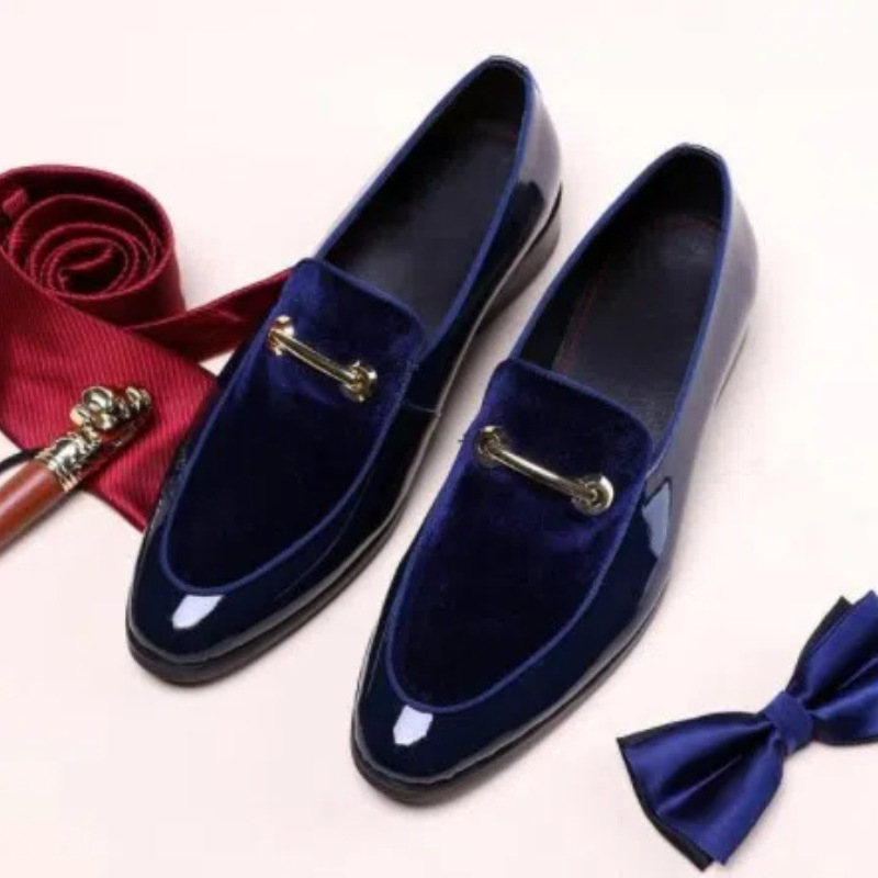 Men Shoes Official - Herren Formelle Marineblaue Samt-Lackleder-Loafer mit Goldener